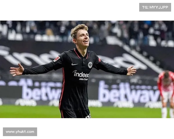 英格兰裁判奥利弗执法德国VS丹麦比赛，第四官员佩利托全程监督(德国奥地利比分)