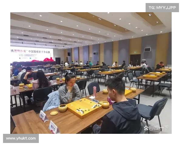 黄龙士杯精彩纷呈：周泓余连胜两局，展现围棋新星风采