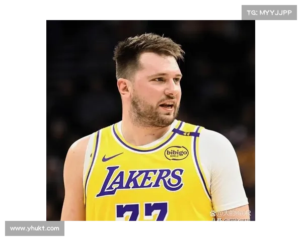 东契奇季后赛经典战役：率队逆袭太阳抢七大胜再创历史(东契奇精彩比赛)