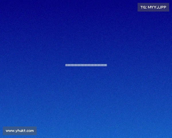 霍思燕杜江携手度假阿那亚，小狗珍珠成焦点，萌态十足引人注目